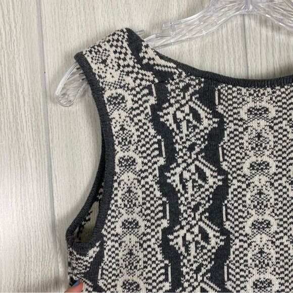 Cabi | Gray & White Peplum Shell Knit Top Size Medium - Picture 6 of 8